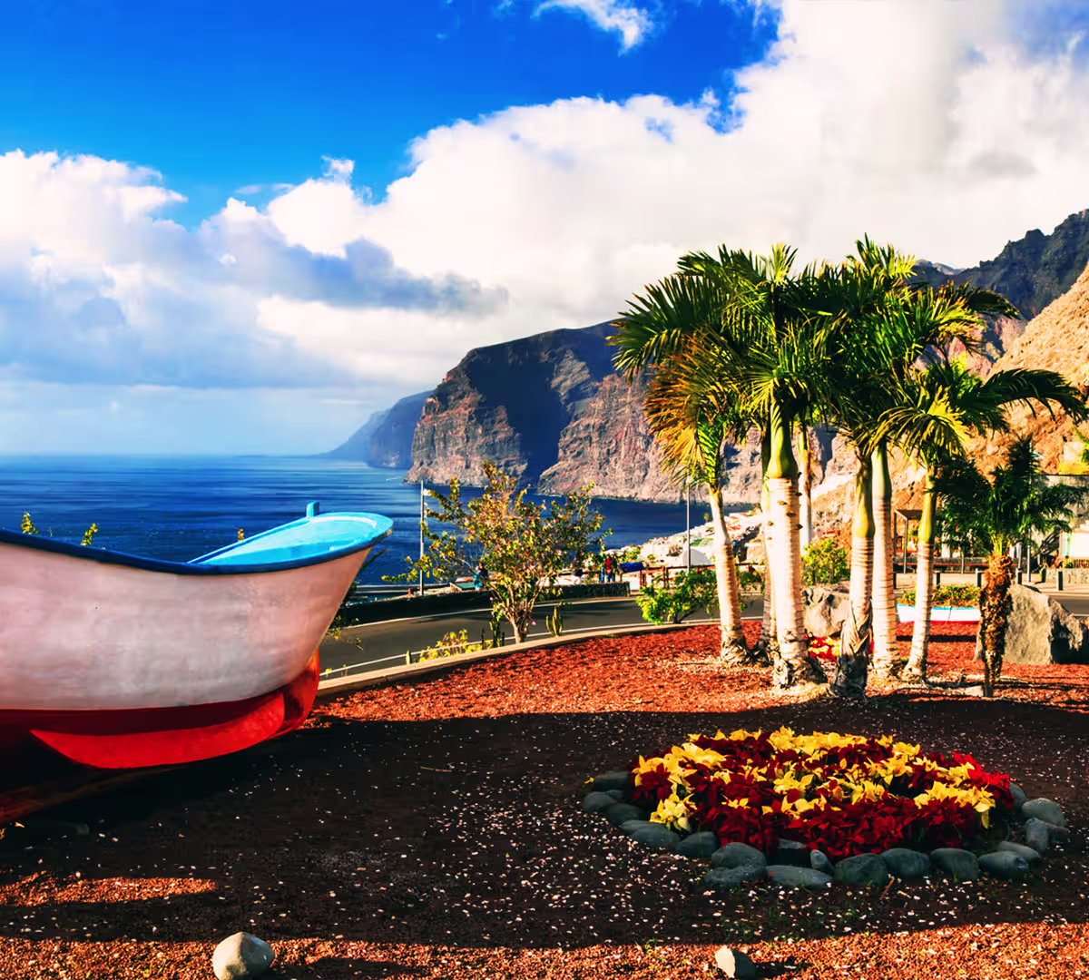 Los Gigantes Cliffs